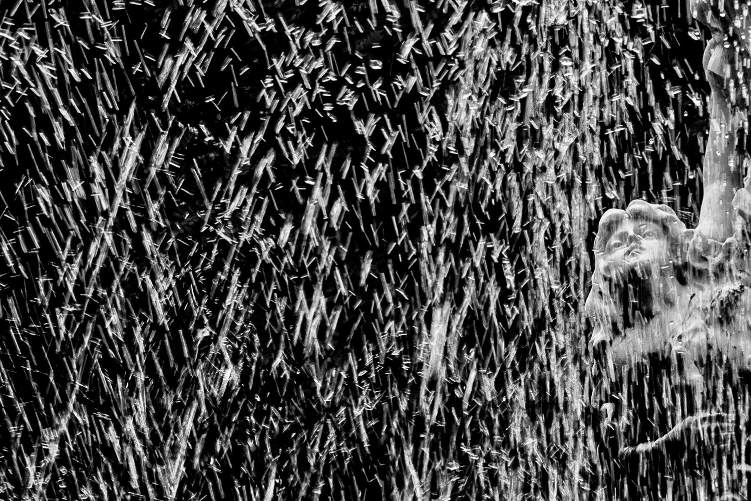 Escultura na fonte de água - Praça da Liberdade - Belo Horizonte, MG