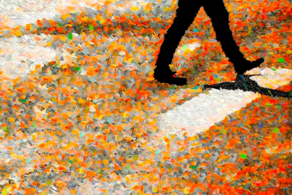Fotopintura digital de Ricardo Laf focada no passo de um transeunte no asfalto, evocando o sentimento de solitude e abstração na caminhada urbana pelo Centro de Belo Horizonte.